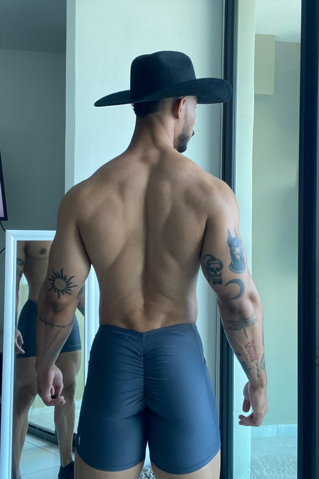 Lustrous Scrunch-Butt 4.5" Bike Shorts - Graphite