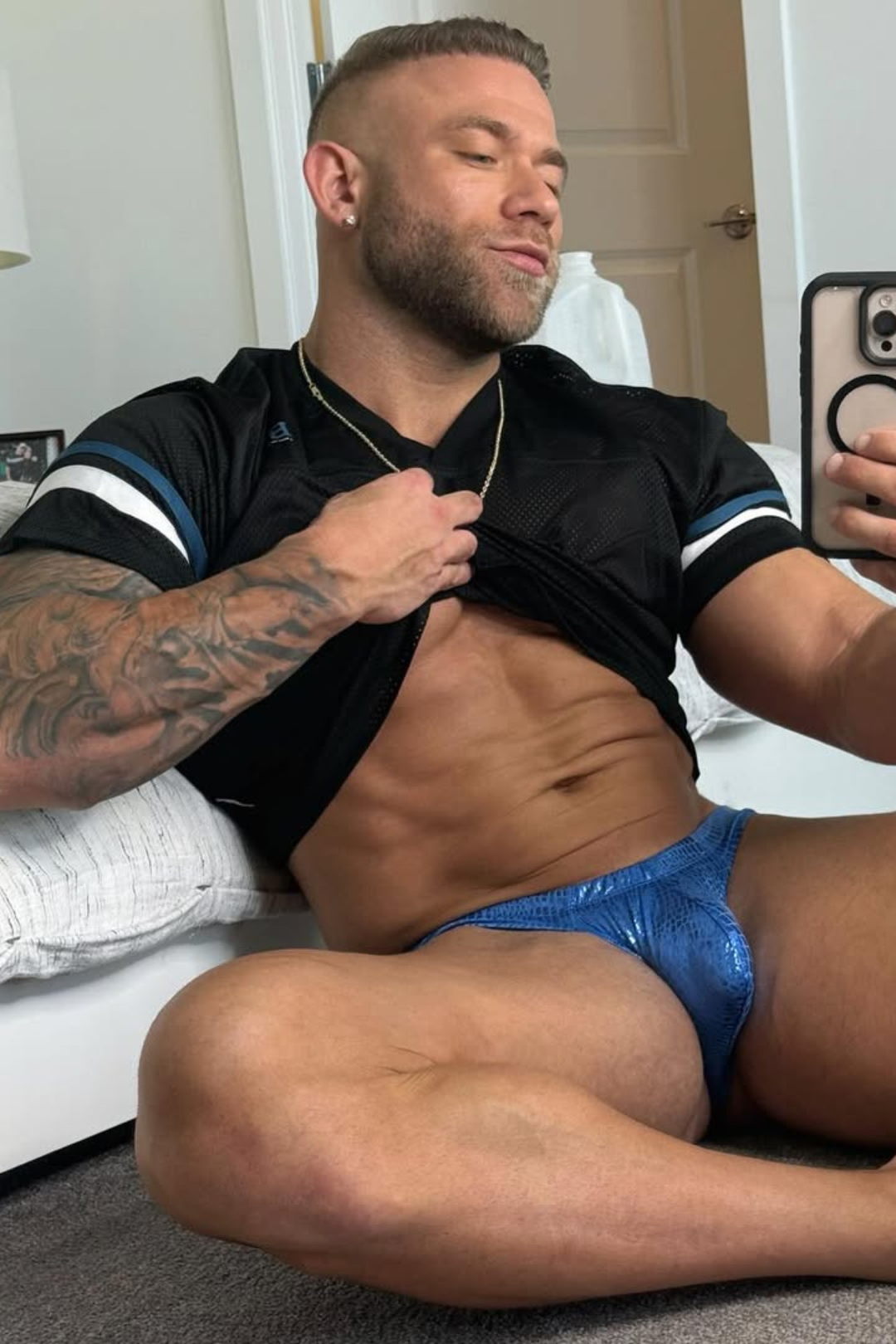 JJ Varsity V-Neck Jersey - Black